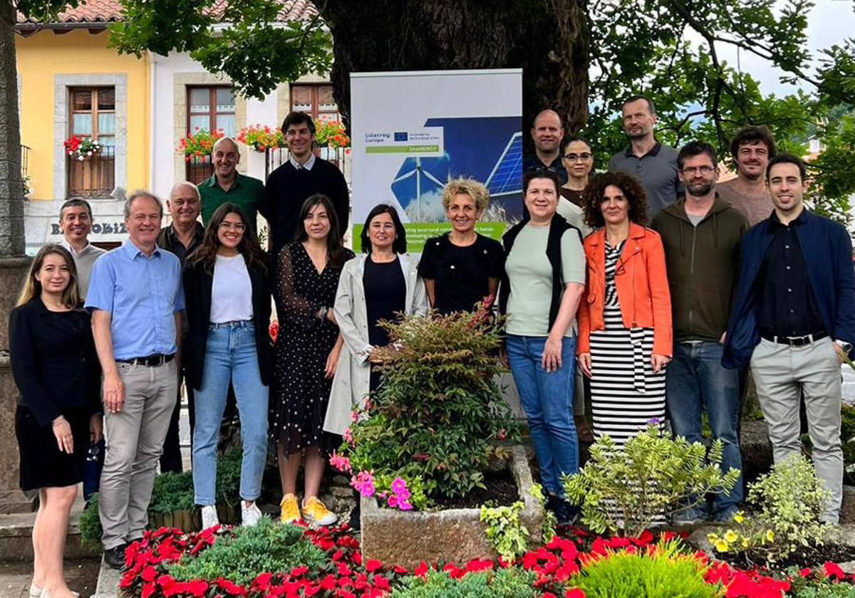 El grupo de técnicos europos durante su visita a Ispaster.