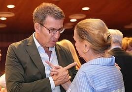 Feijóo, con Amelia Valcárcel.