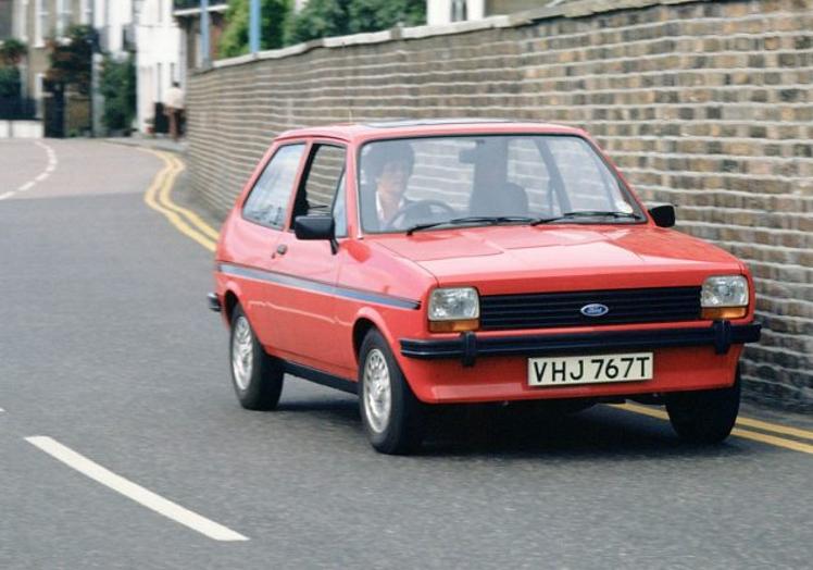 Un Ford Fiesta de primera generación.