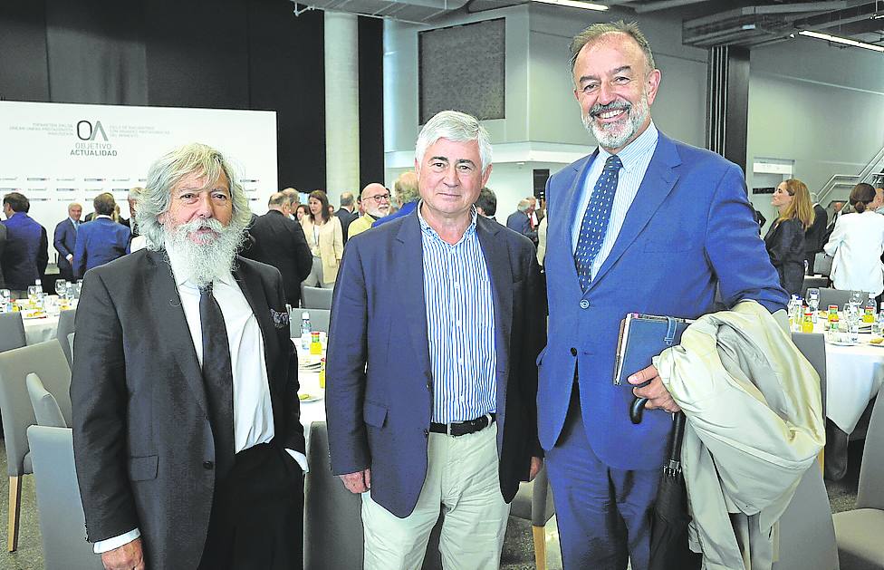 Antón Taramona, Alfonso Martínez Cearra y Antón Azlor. 