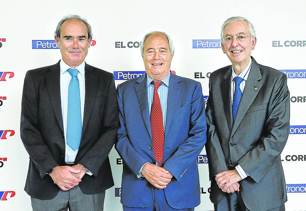 Max Jacob, Roberto Velasco y Víctor Pérez de Guezuraga.