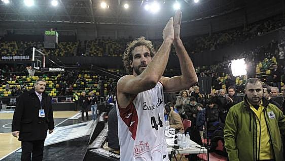 El ex del Bilbao Basket Roger Grimau dirigirá al Barcelona