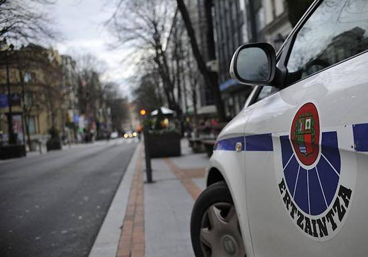 Apuñala a un joven en la pierna en fiestas de Rekalde porque «le miraba mal»