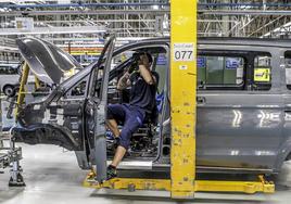 Imagen de la factoría de Mercedes Benz en Vitoria, una de las fuentes de exportación de la industria vasca.