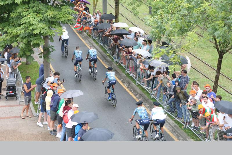 Bilbao descorcha la fiesta del Tour con la presentacion de equipos