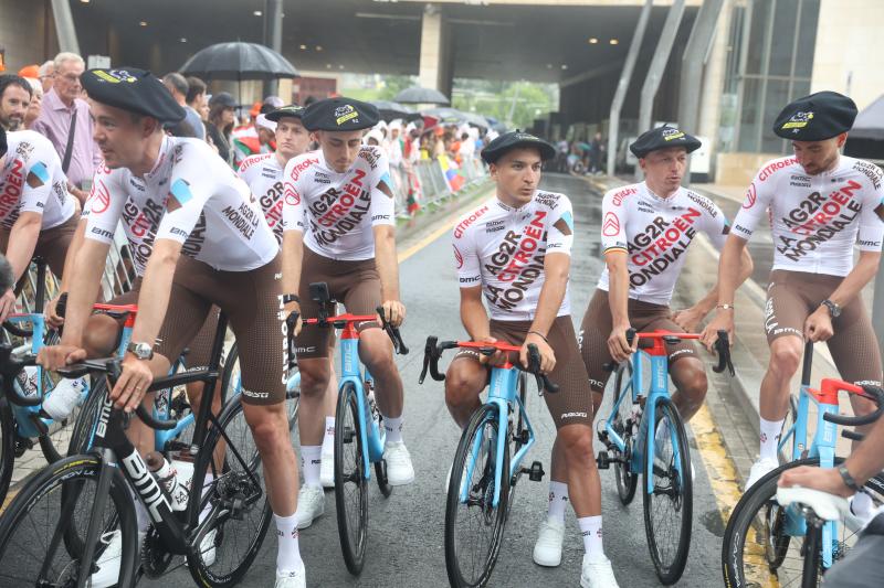 Bilbao descorcha la fiesta del Tour con la presentacion de equipos