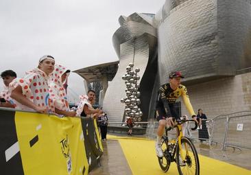 Bilbao descorcha la fiesta del Tour con la presentacion de equipos