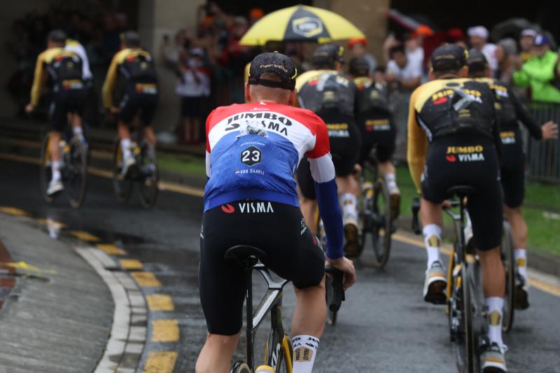 Bilbao descorcha la fiesta del Tour con la presentacion de equipos