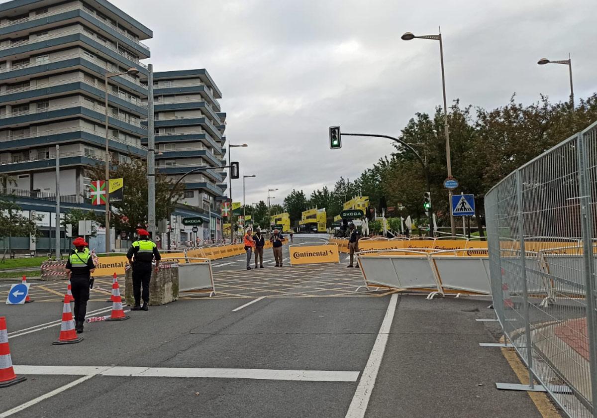 La Policía Municipal ya regula la llegada en el Parque Etxebarria.