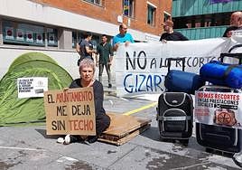 Denuncia del cierre del albergue de mujeres por parte de la plataforma Berri Otxoak.