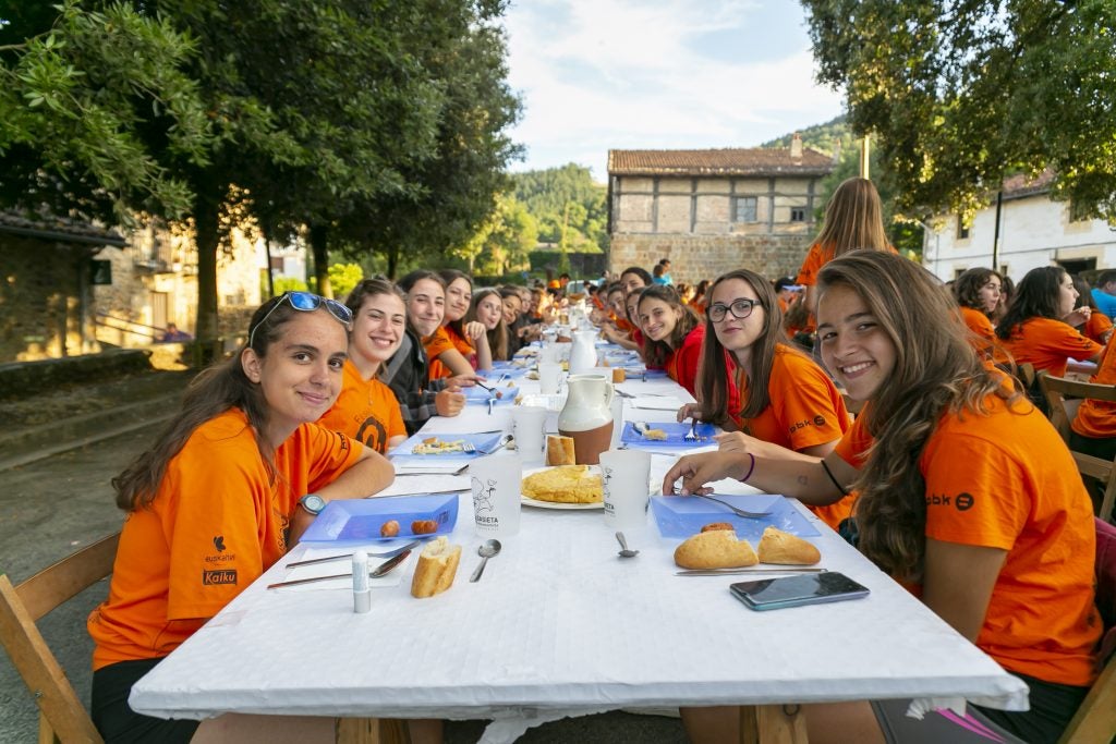 EuskarAbenturan aurkituko duzunaren irudiak!