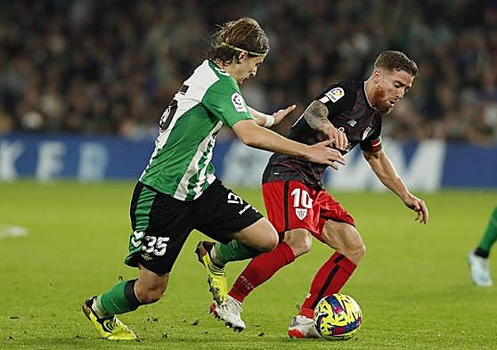 Félix Martí defiende a Iker Muniain.