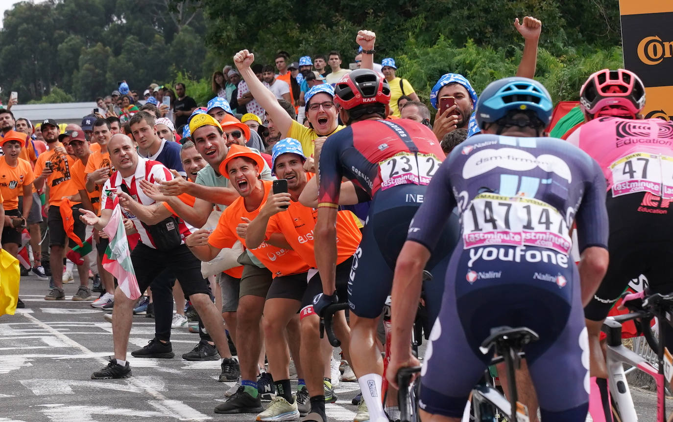 Fiesta en la subida al Pike Bidea