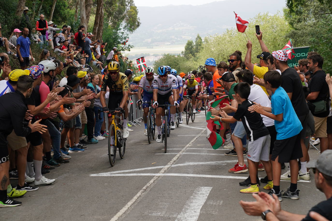Fiesta en la subida al Pike Bidea