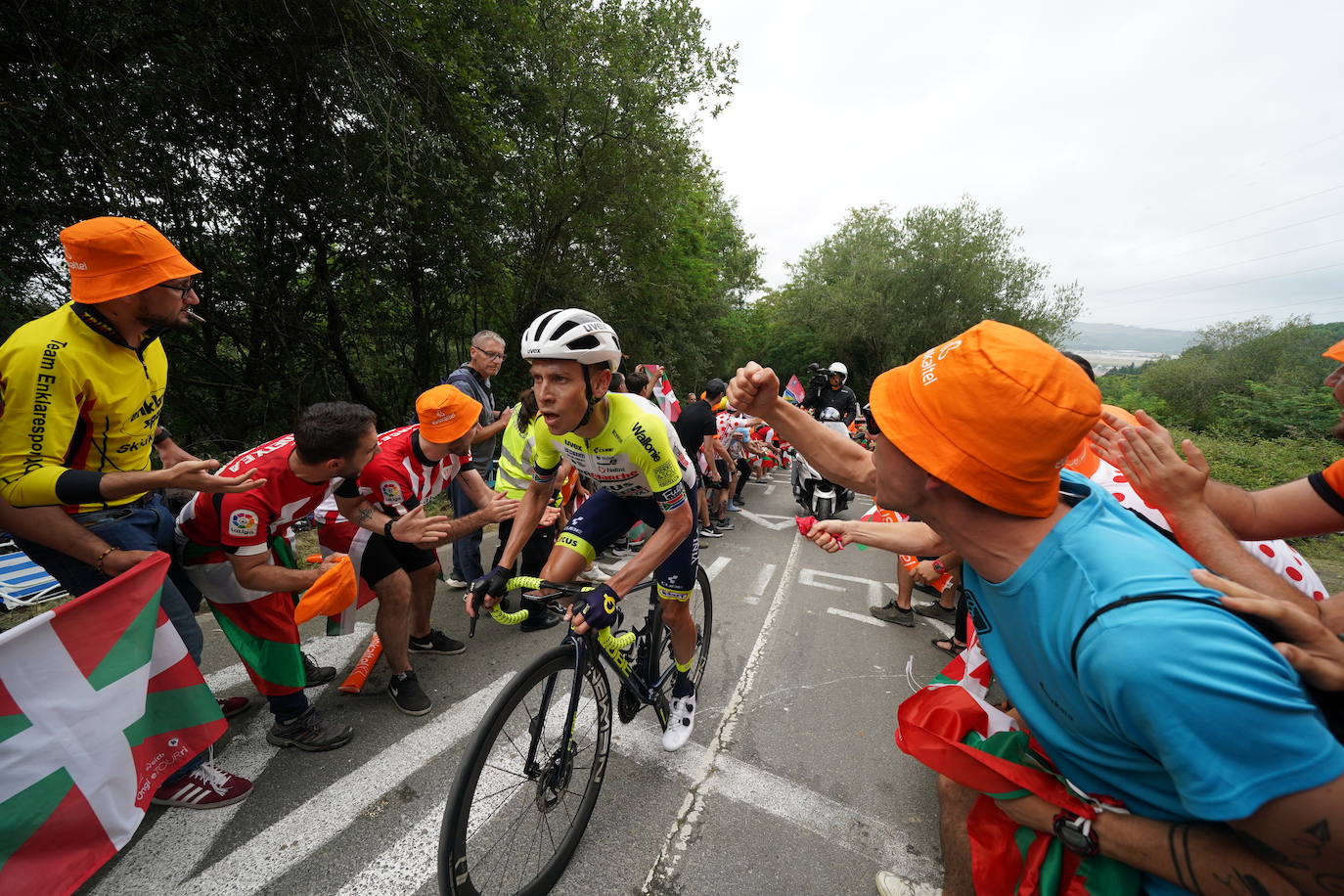 Fiesta en la subida al Pike Bidea