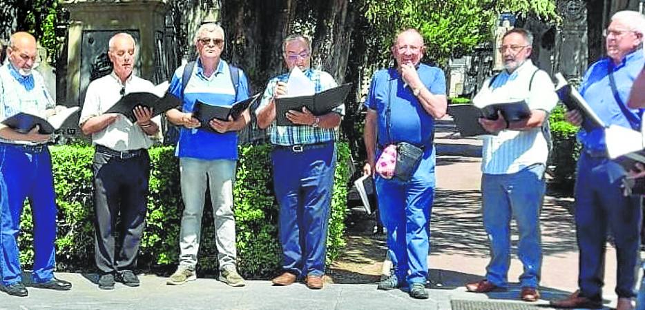 El Coro Ausartak interpretó varios temas, entre ellos el 'Agur, jaunak'.