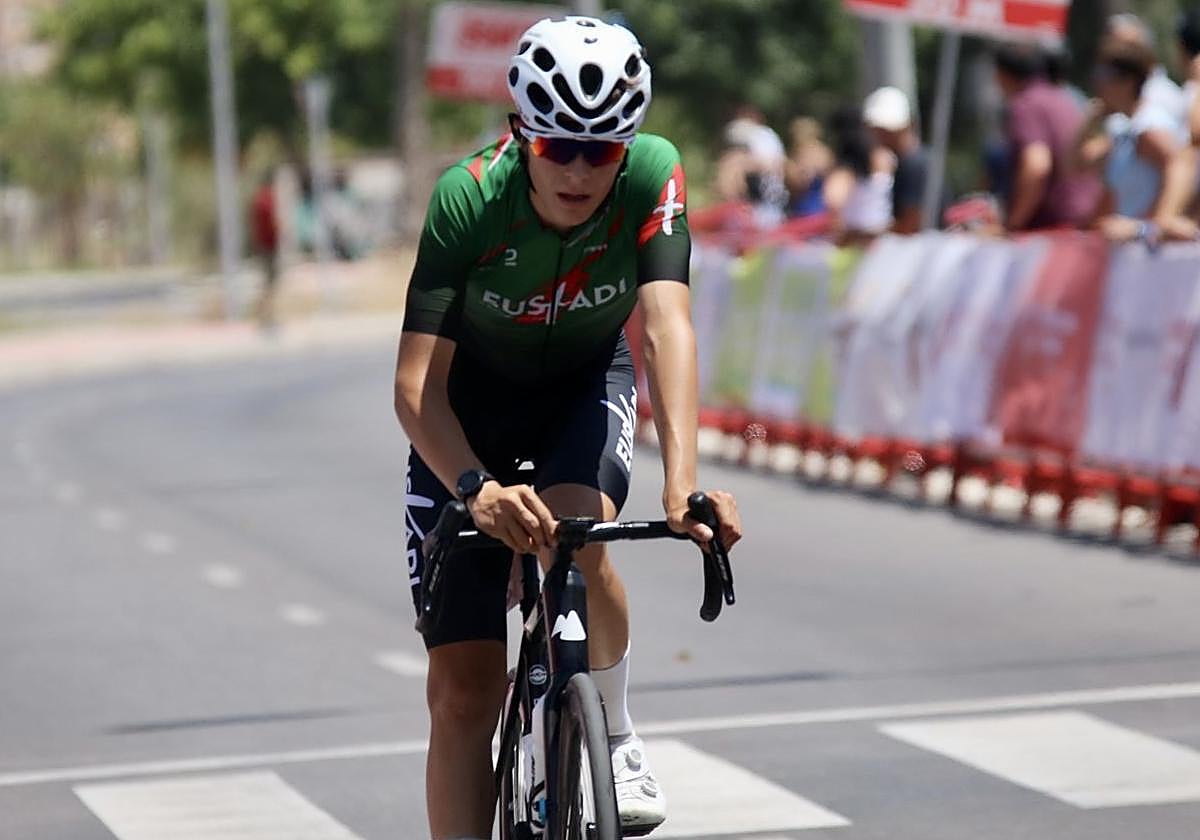 Markel Beloki ha cruzado la meta en segundo lugar.