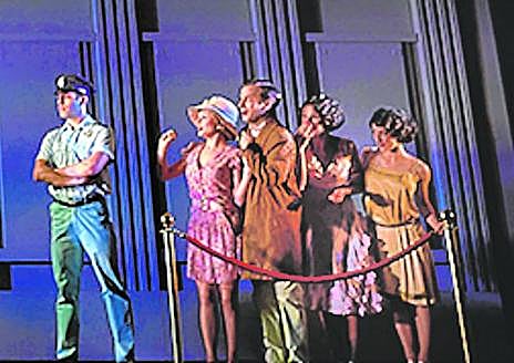 Imagen secundaria 1 - El estreno mundial de la ópera 'Orgia' cerró la temporada con buenas críticas y una ocupación del 55% en dos funciones. | 'Cantando bajo la lluvia' atrajo a 11.775 espectadores, con una ocupación media del 80%. | Luz Casal agotó el aforo en los dos conciertos para presentar su disco, 'Las ventanas de mi alma'. 