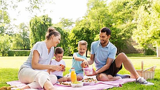 Claves para comer al aire libre de forma segura y a buen precio