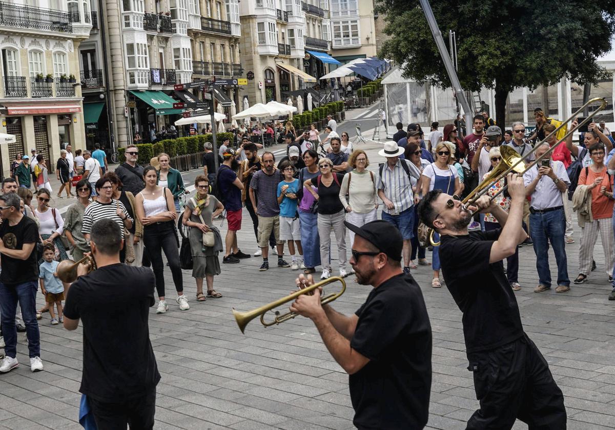 Hip Horns llevará a las calles de Vitoria los sonidos de Nueva Orleans combinado con tendencias actuales entre el miércoles y el sábado.