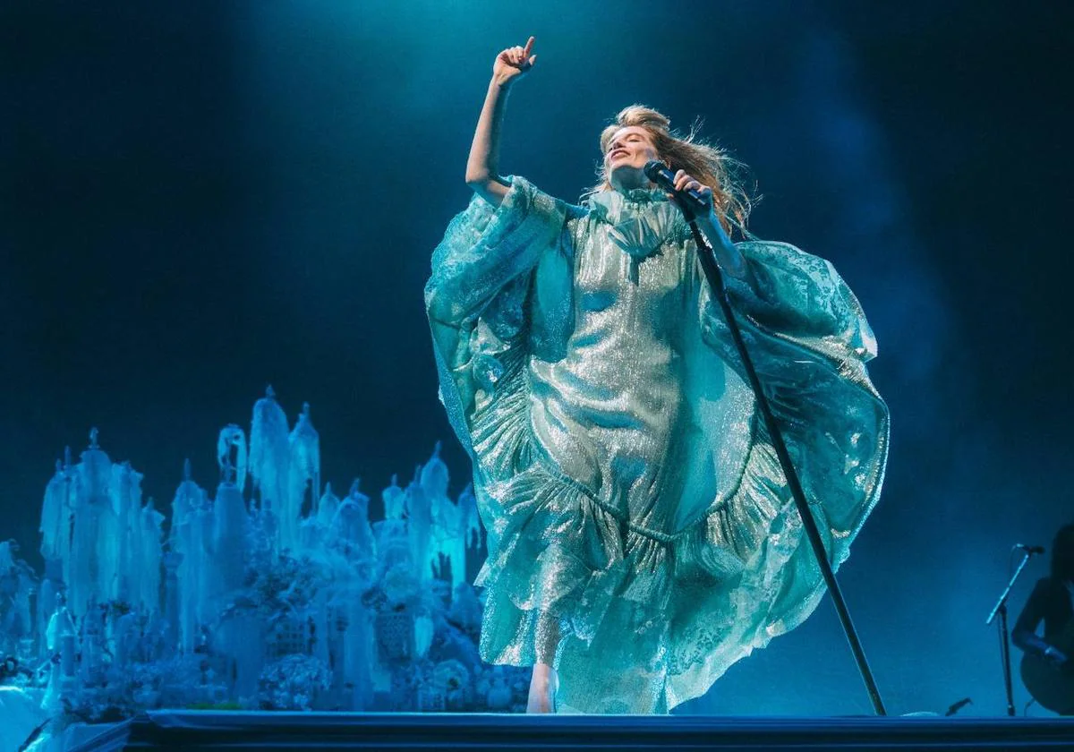 Florence Welch, en el BBK Live 2023: Elegante y descalza: Florence ...