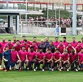 Baño de multitudes en Lezama en el primer entrenamiento del nuevo Athletic
