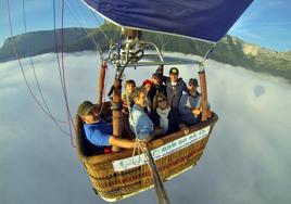 Selfie desde la barquilla durante el ascenso sobre Orduña.