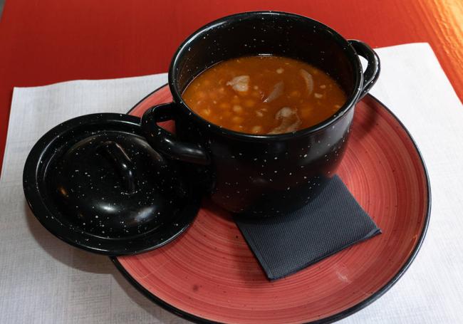 puchero de garbanzos con txistorra de Arbizu.