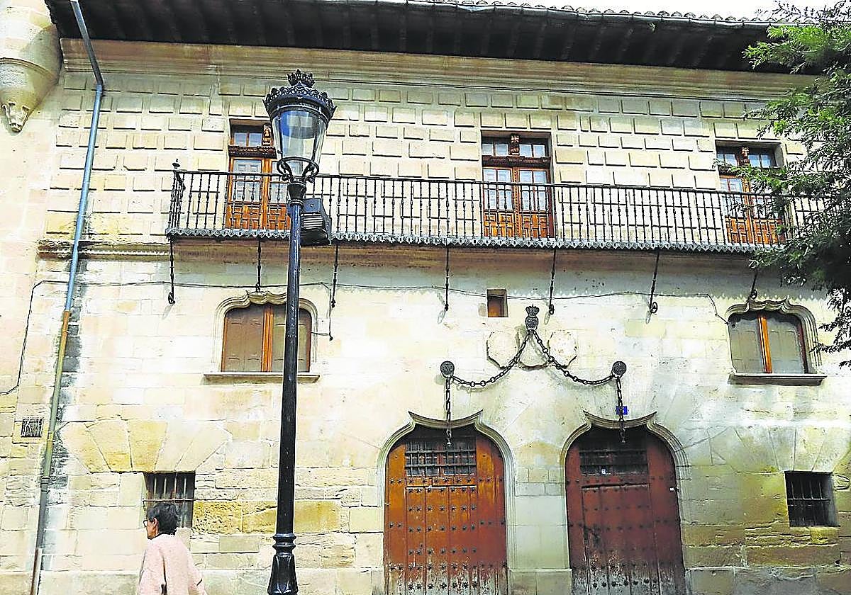 La casa lleva más de cuadro décadas cerrada.