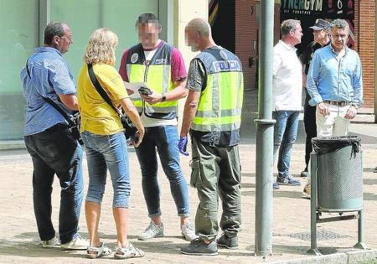 Detenido en Logroño por asesinar a su mujer e intentar acabar con la vida  de sus tres hijos | El Correo