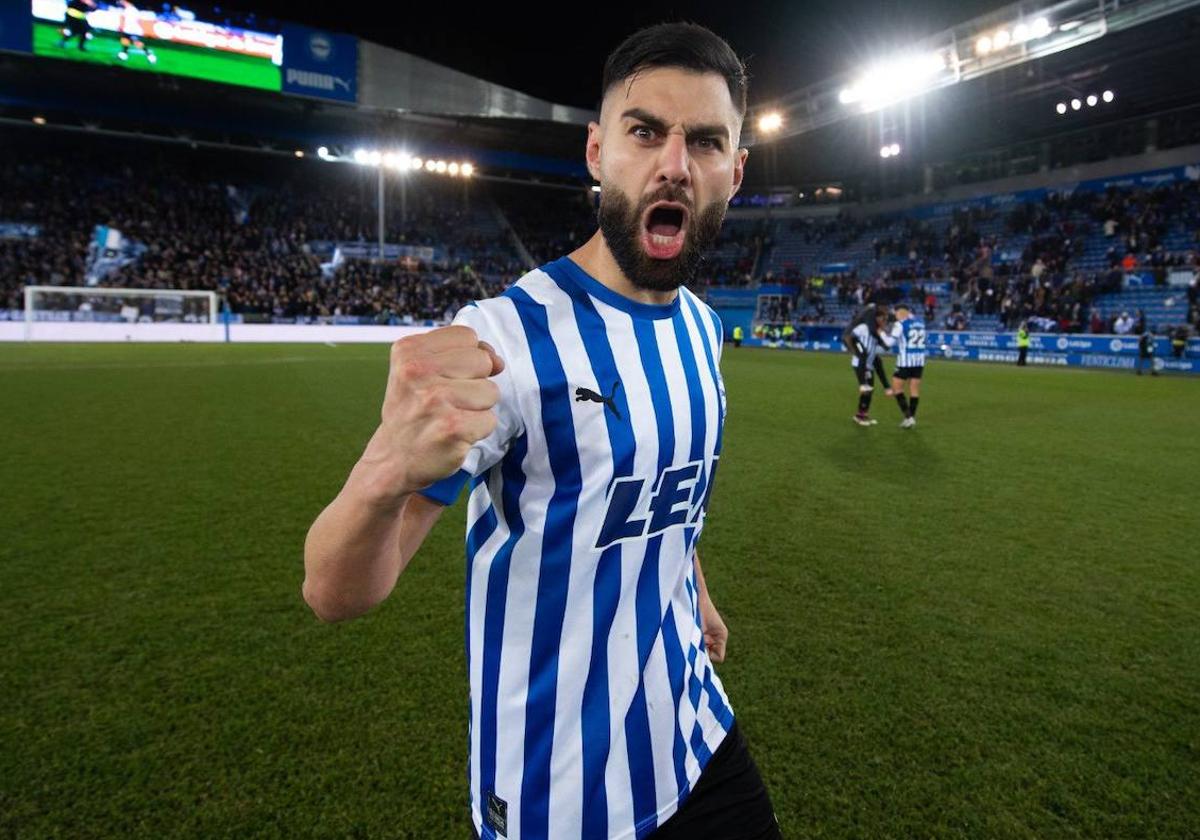 El Deportivo Alavés renueva a Rubén Duarte hasta 2026