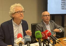 El presidente del CRL, Tomás Arrieta (izquierda), junto al responsable de estudios del organismo, Javier González, en la presentación este jueves de su balance.