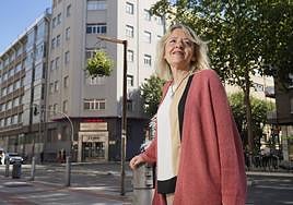 Cristina Pena Mardaras frente al campus de Egibide-Jesús Obrero.
