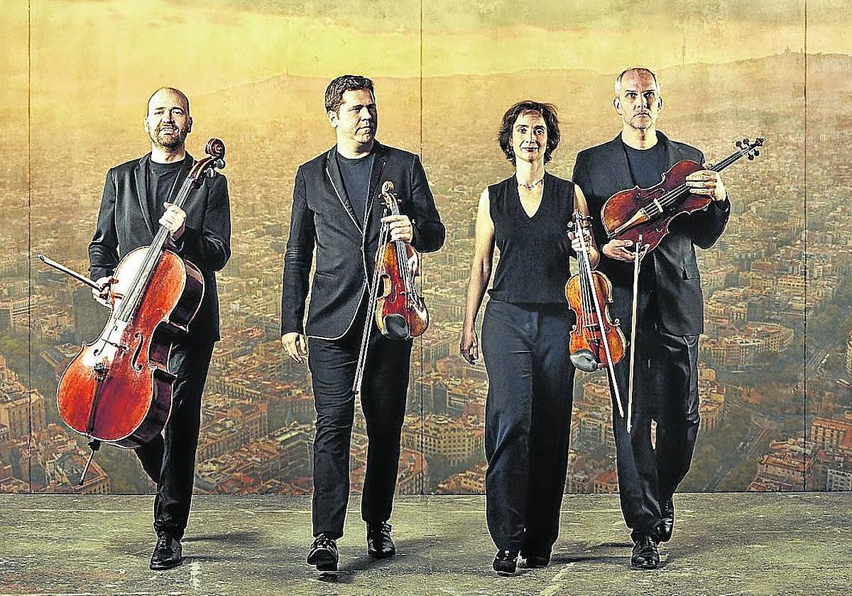 Arnau Tomàs, Abel Tomàs, Vera Martínez Mehner y Jonathan Brown, componentes del Cuarteto Casals.
