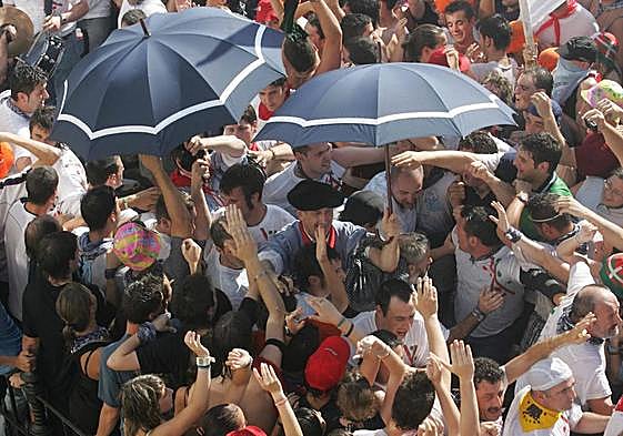 Ortiz de Urbina e Iñaki Landa salieron juntos en 2007 y, por primera vez, escoltados por blusas.