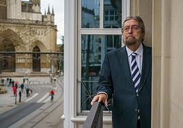 El Ararteko Manuel Lezertua.