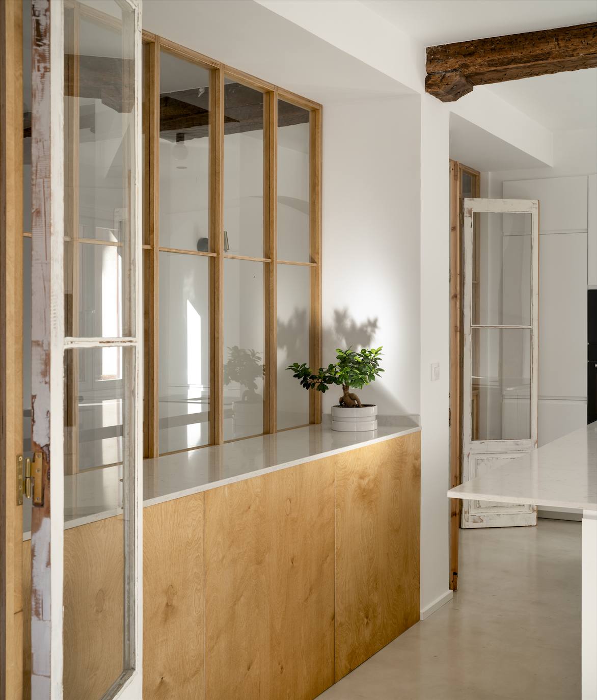 El piso clásico (pero moderno) de una pareja en el Casco Viejo