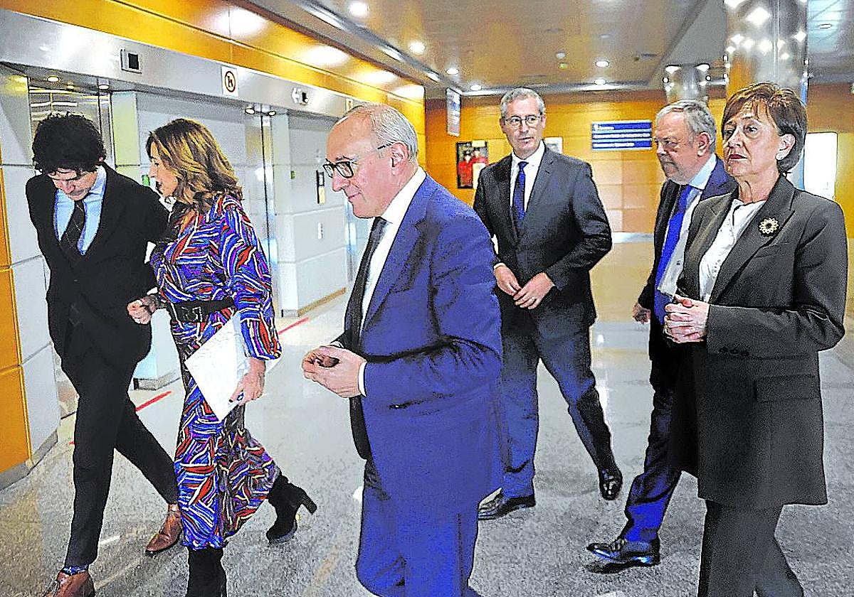 Una de las reuniones del Consejo Vasco de Finanzas previa a las elecciones municipales y forales.