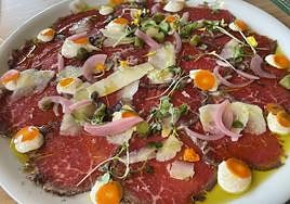 Carpaccios, ensaladas mediterráneas, pizzas y hamburguesas en un antiguo obrador de pan