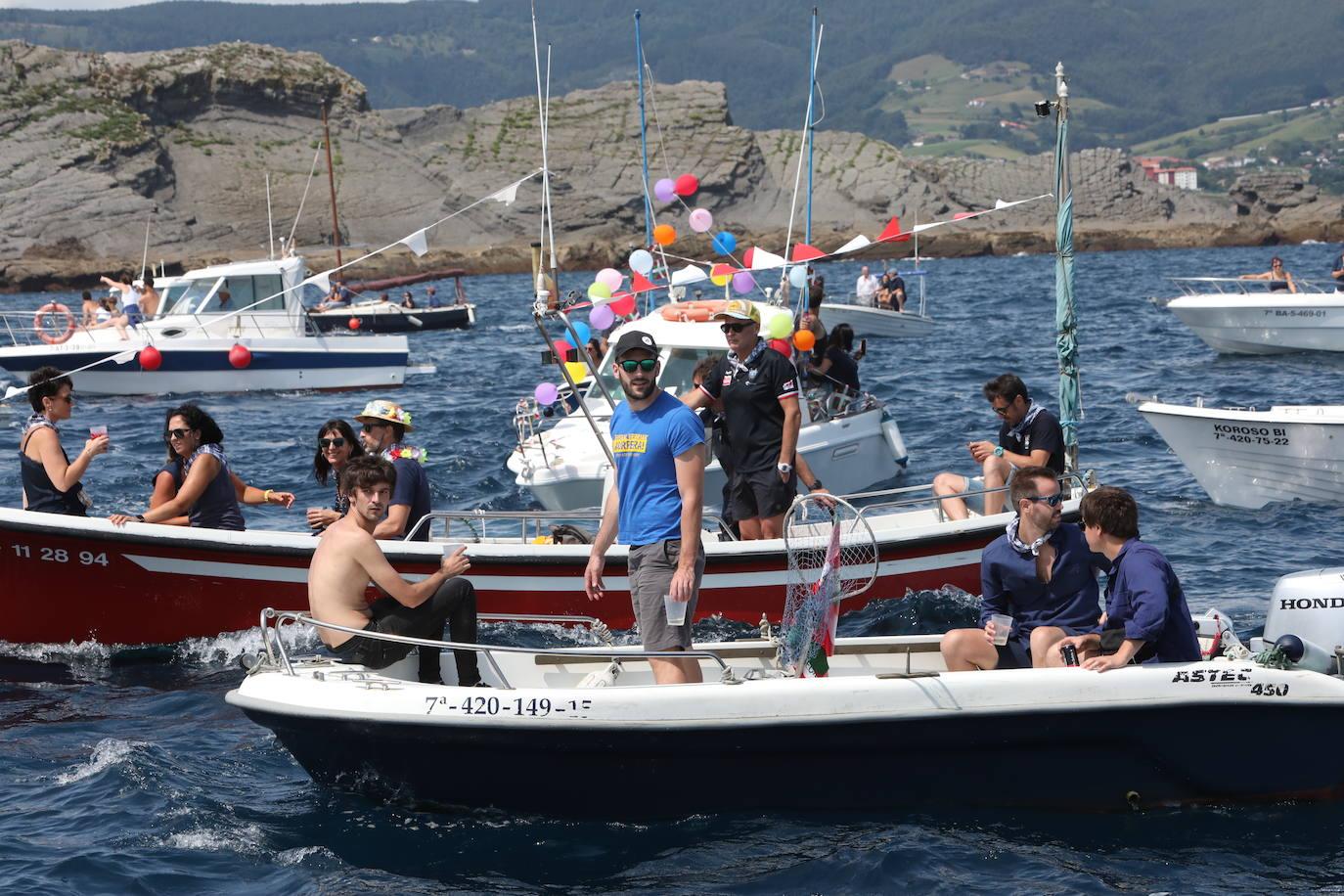 Miles de personas disfrutan de las Madalenas en Bermeo y Elantxobe