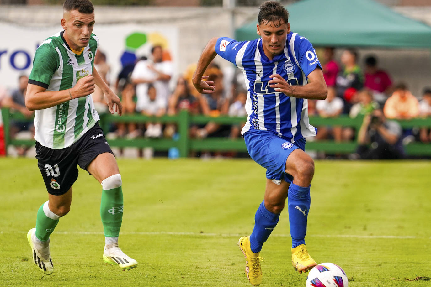 Victoria del Alavés frente al Racing en el primer amistoso de la temporada