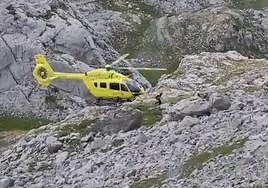 Momento de la llegada de los servicios de emergencias a la zona del accidente