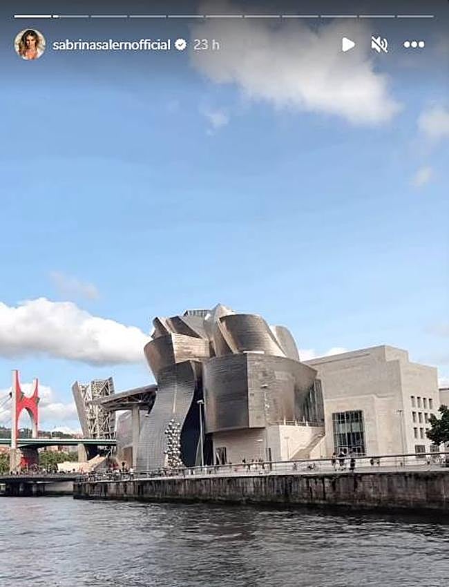 El Guggenheim capturado por la cantante italiana