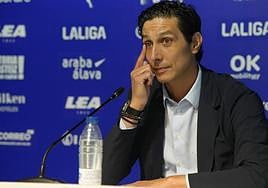 Sergio Fernández durante la presentación de Giuliano Simeone.