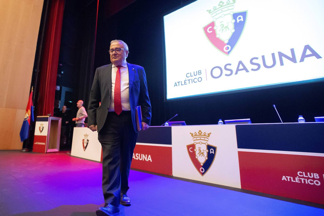 «Es lo que nos hemos ganado en el campo», se felicita el presidente de Osasuna