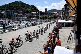 El paso del Tour por Lekeitio ha dejado imágentes históricas.