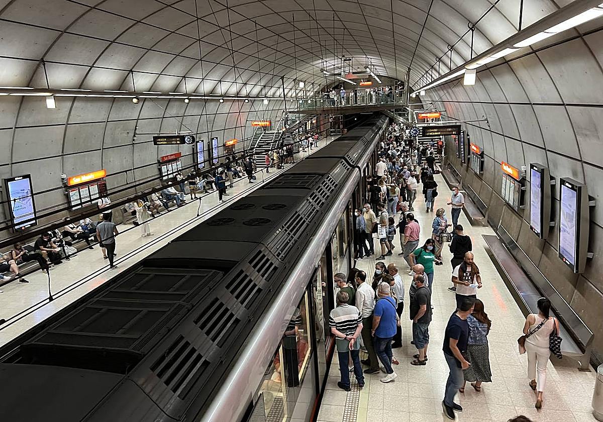 Una avería en el metro provoca que se circule más lento de lo habitual