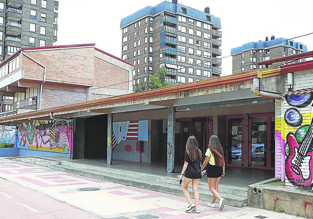 El centro mantiene en su oferta un grado básico y otro grado medio de FP.