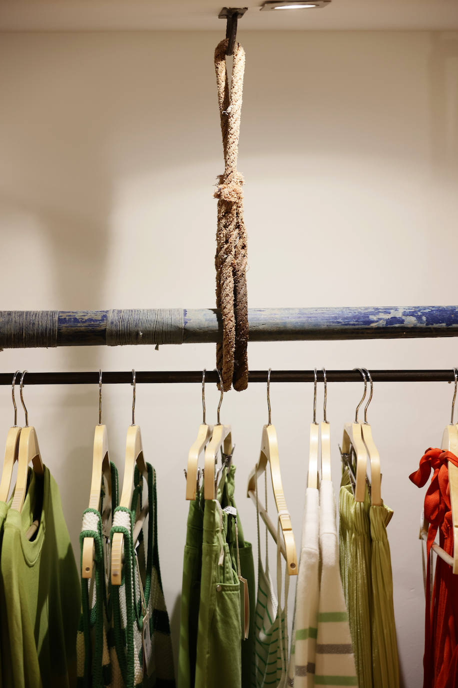 De antigua librería de Getxo a tienda de ropa «para ir diferente en el día a día»