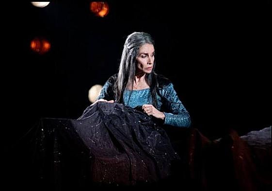 La actriz Ana Belén, durante una representación de 'Romeo y Julieta despiertan...'.